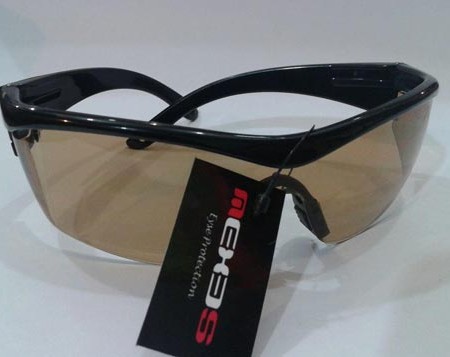 عینک ایمنی اسپرت ضد خش قهوه ای UV400